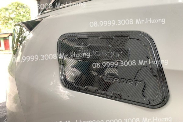 Ốp nắp bình xăng carbon xe Peugeot 3008