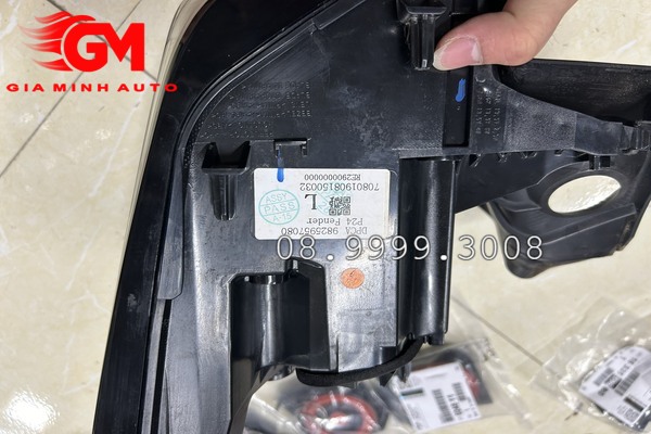 Đèn hậu ngoài bên trái xe Peugeot 2008 - YL01506380