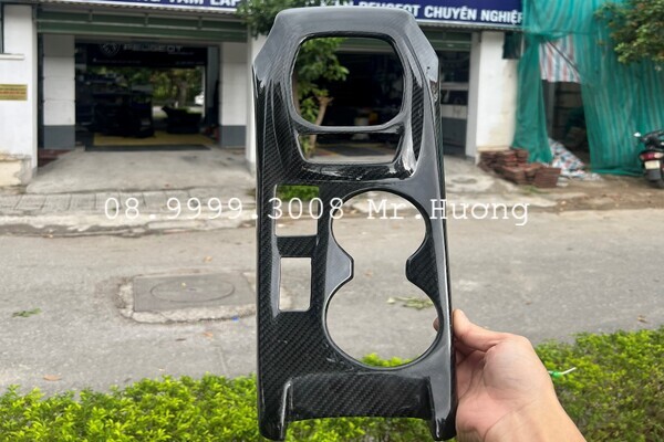 ốp hộp số carbon filber cao cấp peugeot 2008 new