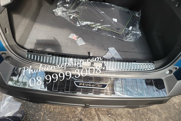 Ốp cốp chống trầy xước titan peugeot 408 new