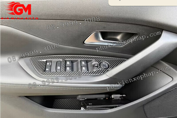 Ốp carbon tỳ tay bốn cánh cửa peugeot 408 new