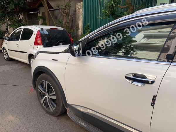 Ốp bảo vệ lòng gương,che mưa gương peugeot