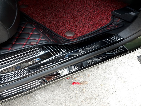 Nẹp bậc cửa xe Peugeot 3008 chất liệu Titan cao cấp